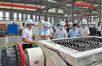 新鄉(xiāng)市市長魏建平一行蒞臨潔普智能環(huán)保裝備生產基地開展市場調研